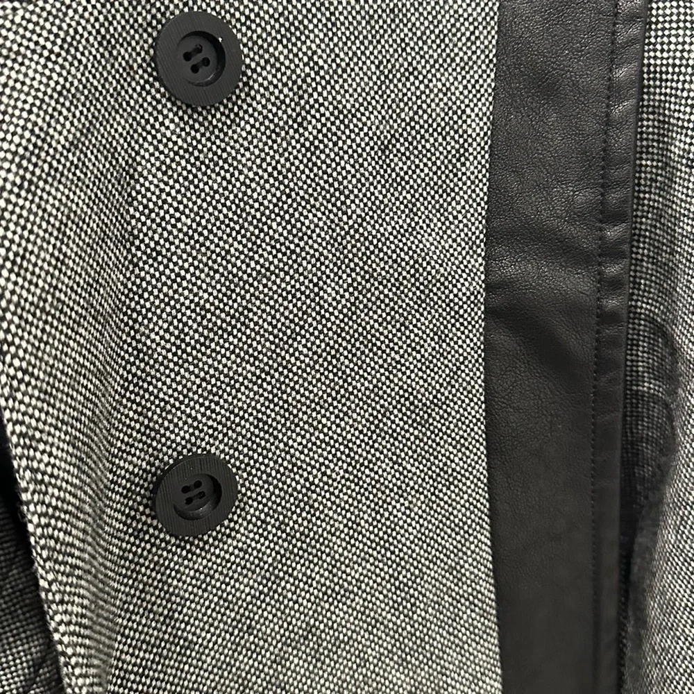 Wool coat - Picture 8 of 9